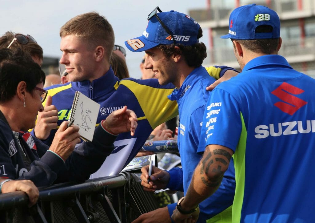 Alex Rins meets his fans & signs some autographs